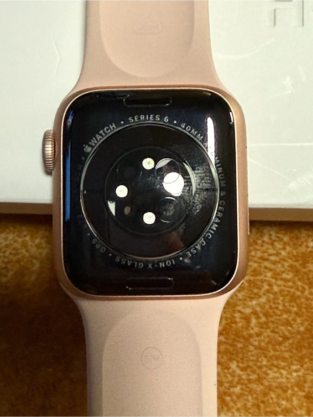 Apple Light Pink Silicone Smartwatch with Rose Gold Case